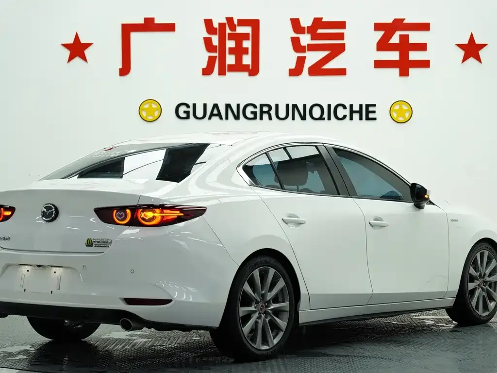 Mazda 3 Axela 2022 из CN, фото 4