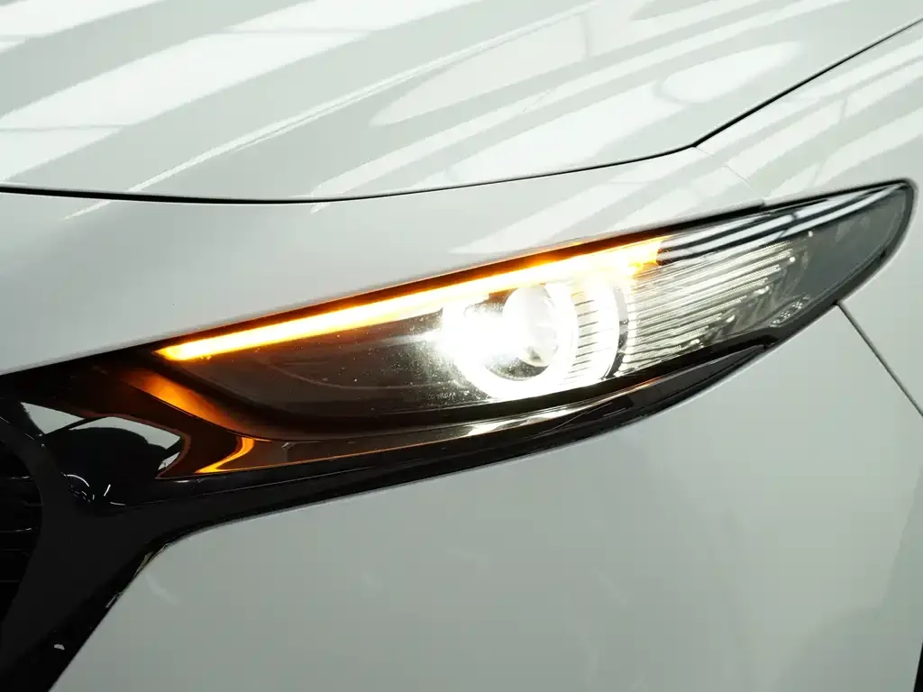 Mazda 3 Axela 2022 из CN, фото 2