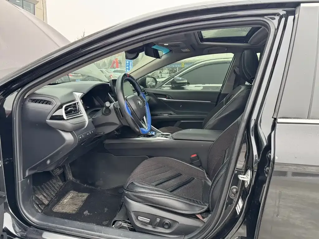 Toyota Camry 2023 из CN, фото 7