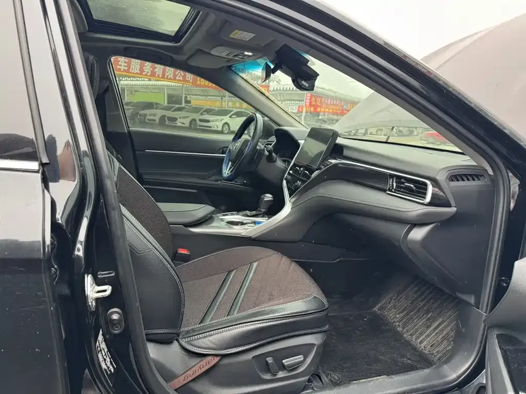 Toyota Camry 2023 из CN, фото 6