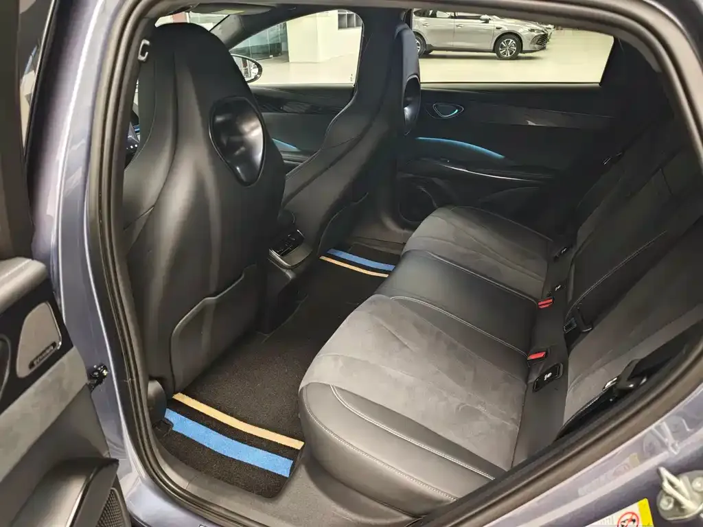 BYD Seal — фото 8