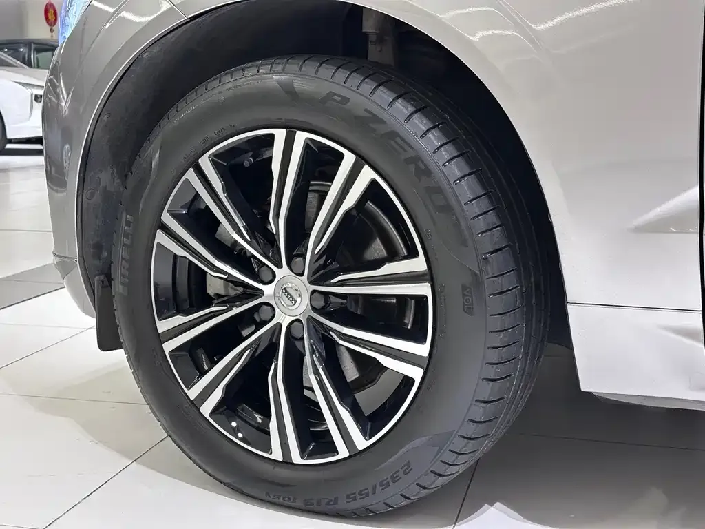 Volvo XC60 2022 из CN, фото 8