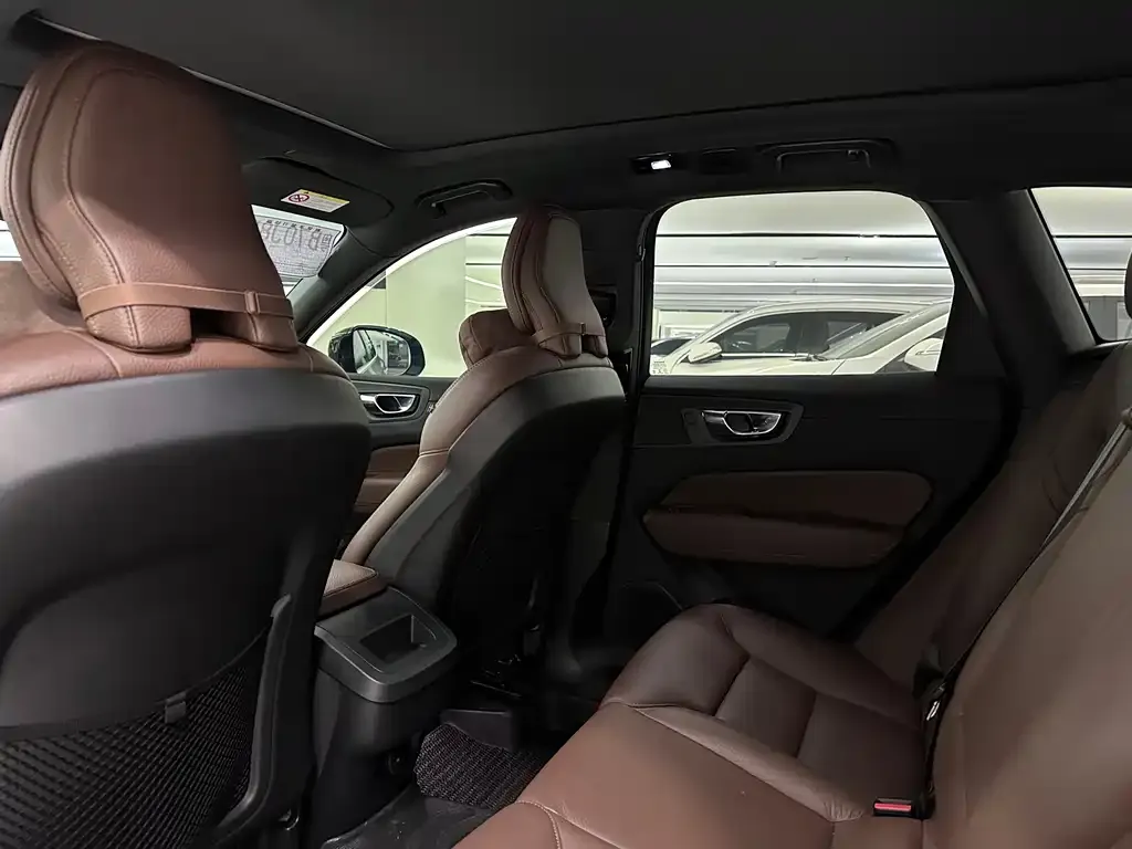 Volvo XC60 2022 из CN, фото 5
