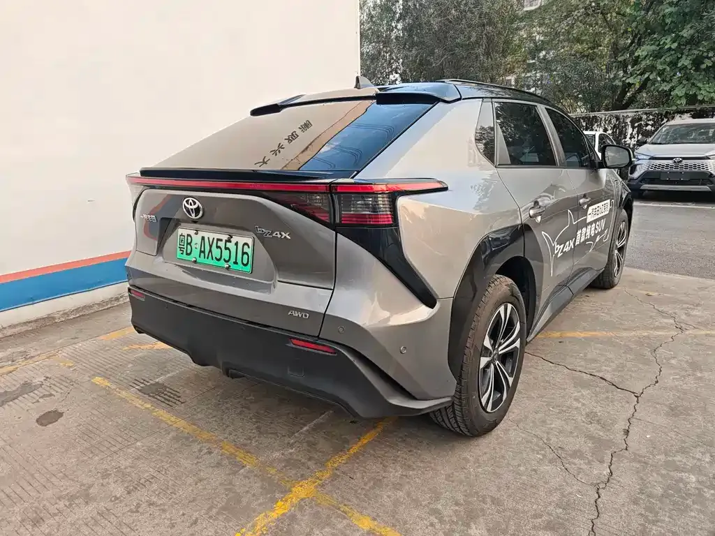 Toyota bZ4X 2022 из CN, фото 7