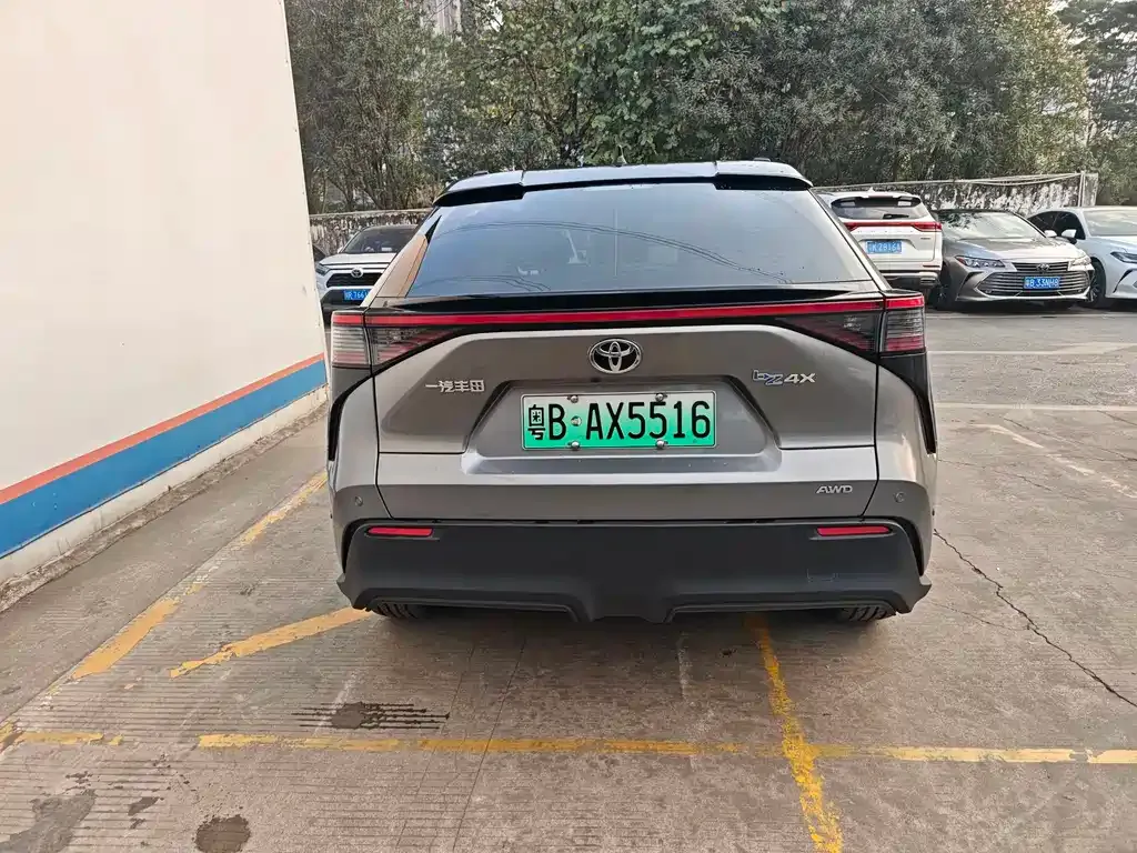 Toyota bZ4X 2022 из CN, фото 8