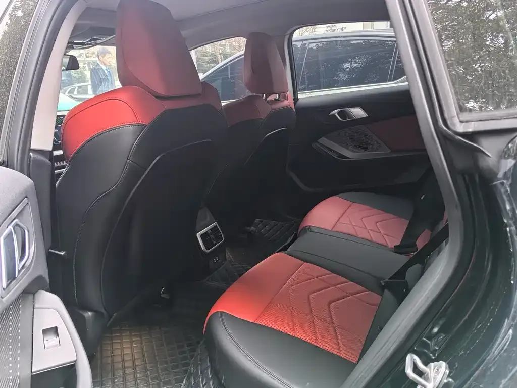 BMW 2 Series 2025 из CN, фото 3