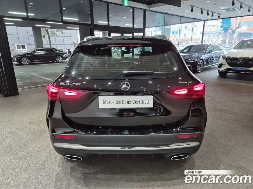 Mercedes-Benz GLA-Class — фото 8
