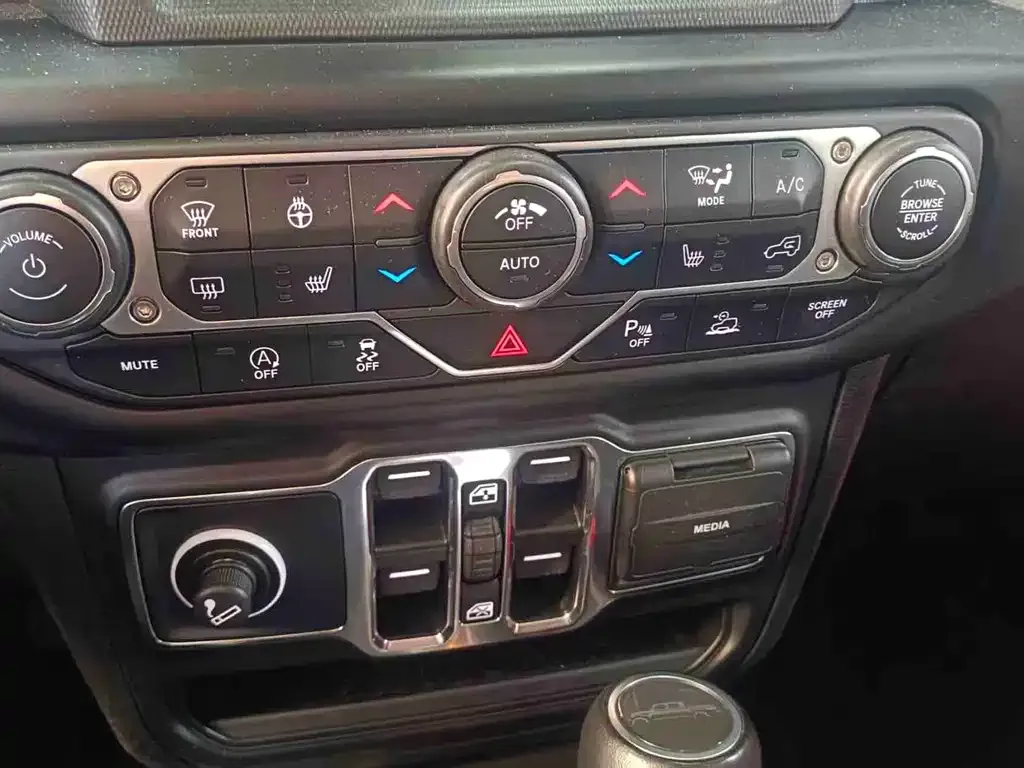 Jeep Gladiator 2023 из CN, фото 6