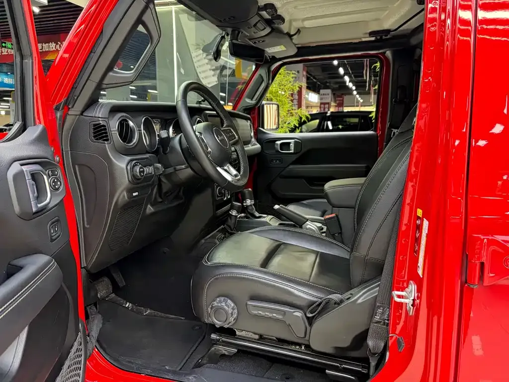 Jeep Gladiator 2023 из CN, фото 10