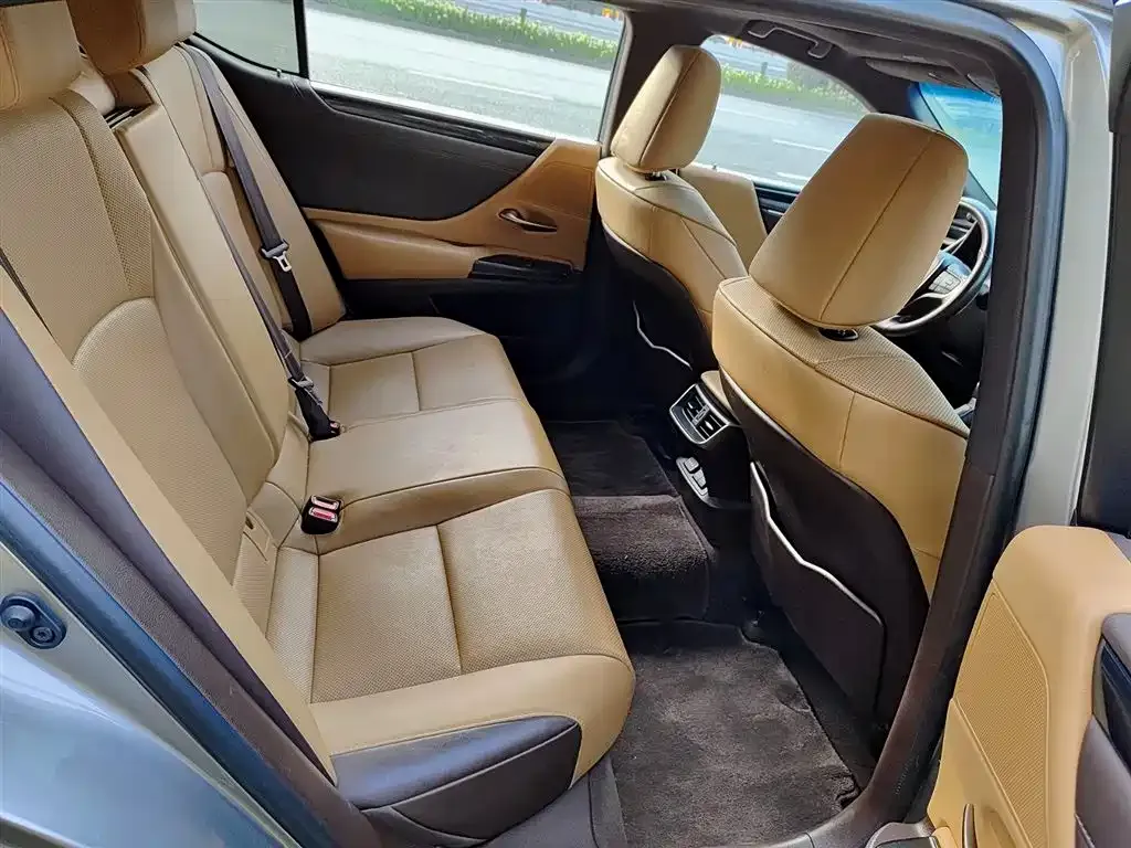 Lexus ES 2021 из CN, фото 6
