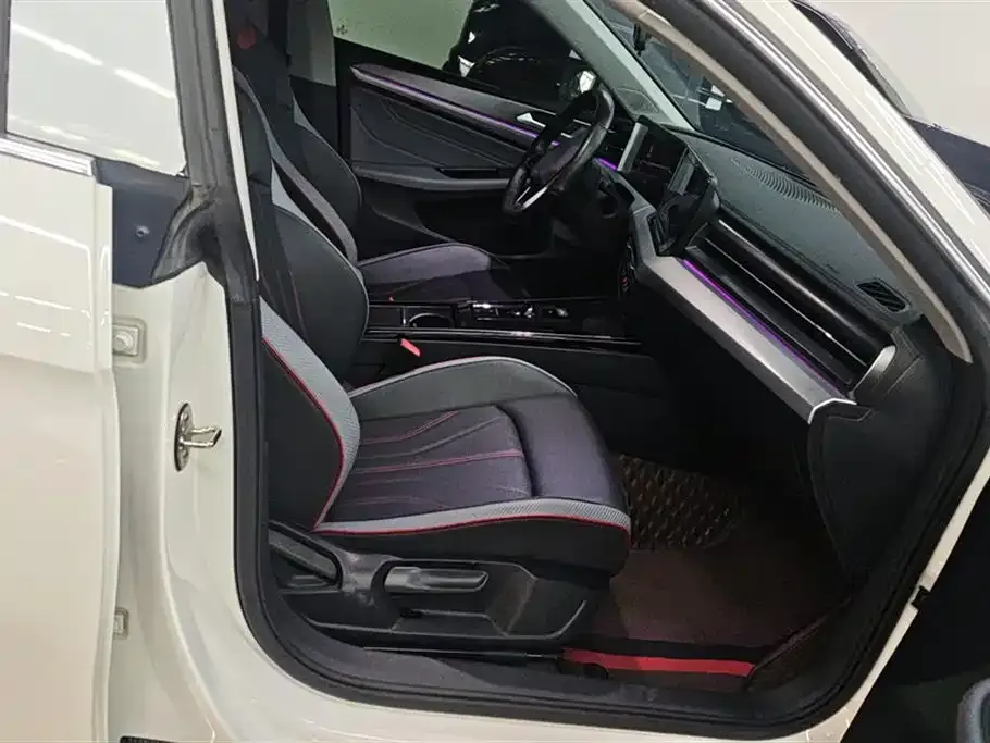 Volkswagen Lamando 2023 из CN, фото 2