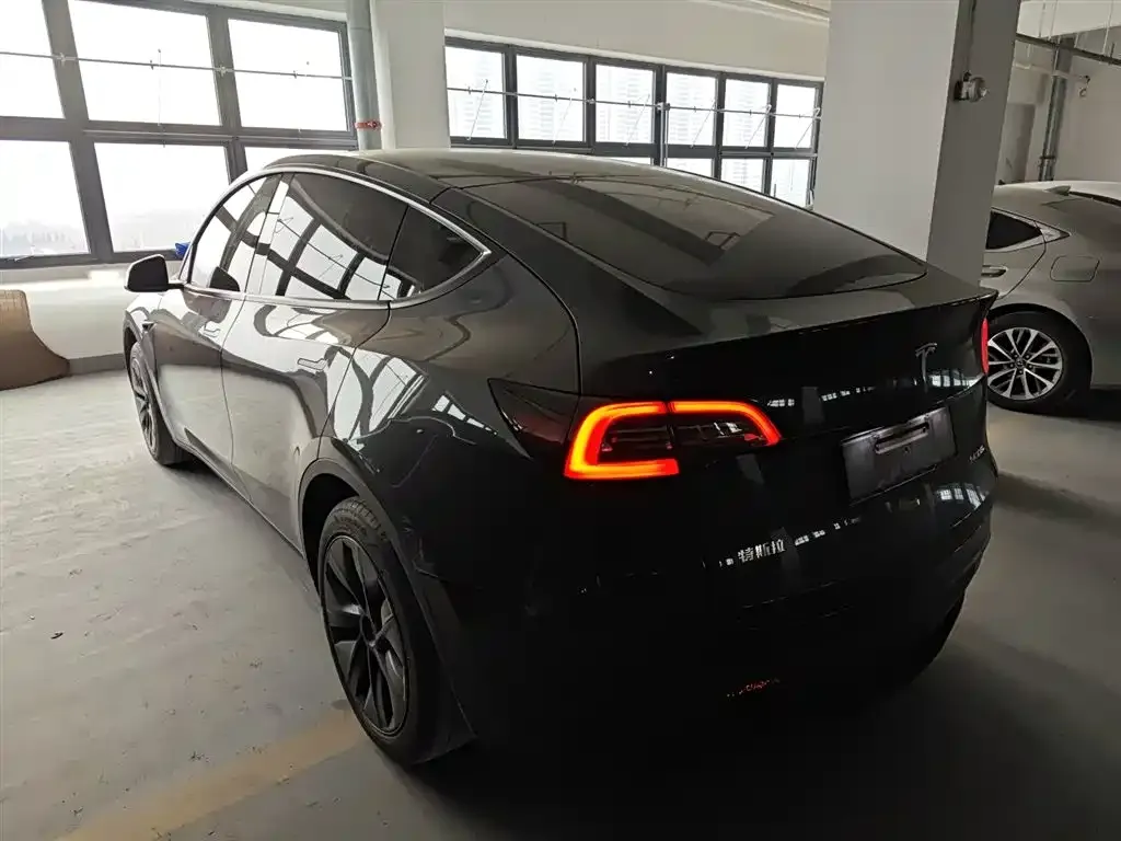 Tesla Model Y 2024 из CN, фото 8