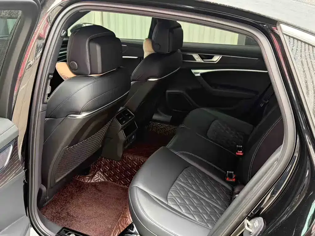 Audi A6L 2025 из CN, фото 8