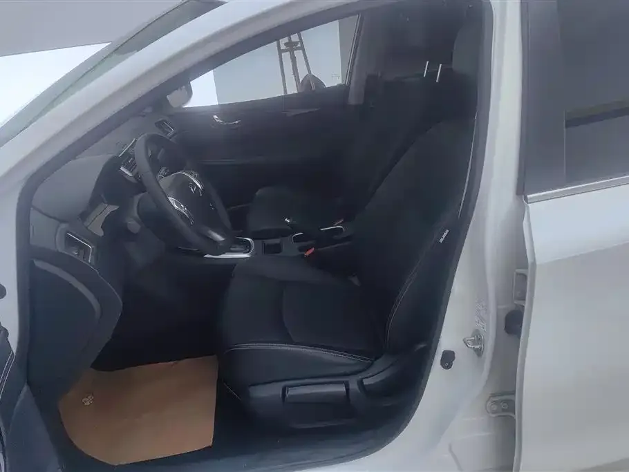 Nissan Tiida 2024 из CN, фото 9