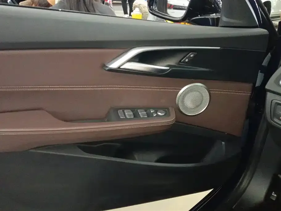 BMW 1 Series 2021 из CN, фото 2