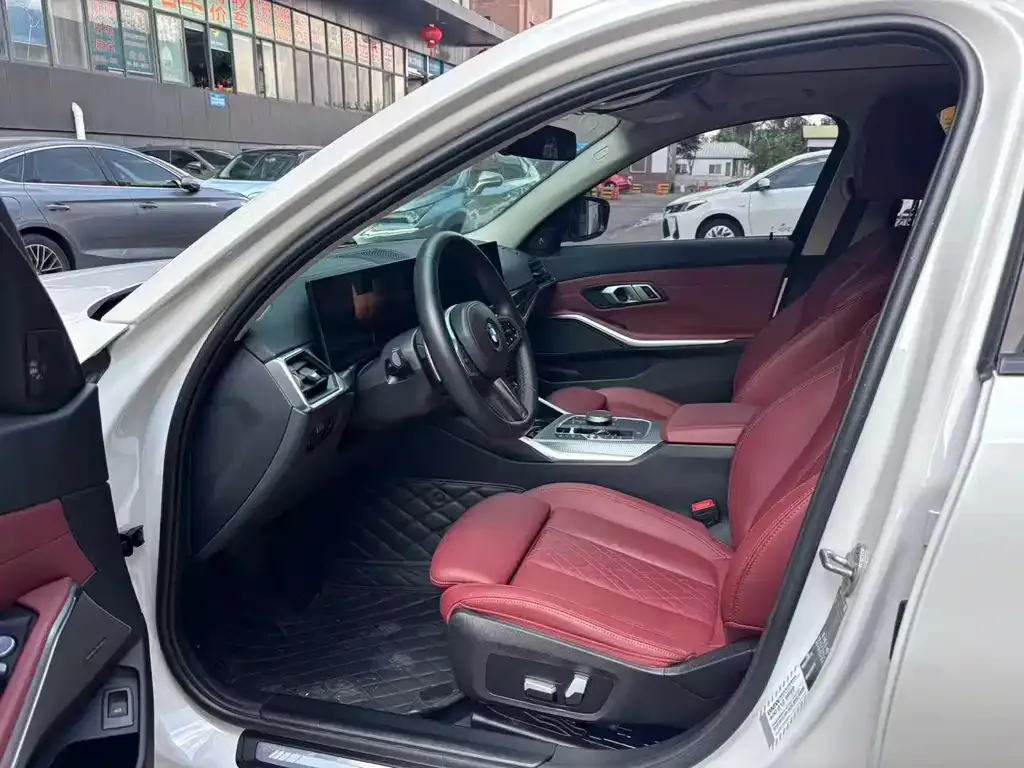 BMW 3 Series 2023 из CN, фото 2