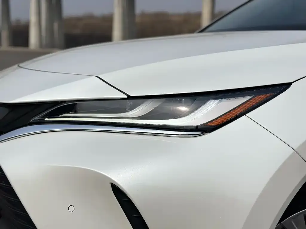 Toyota Harrier 2023 из CN, фото 2