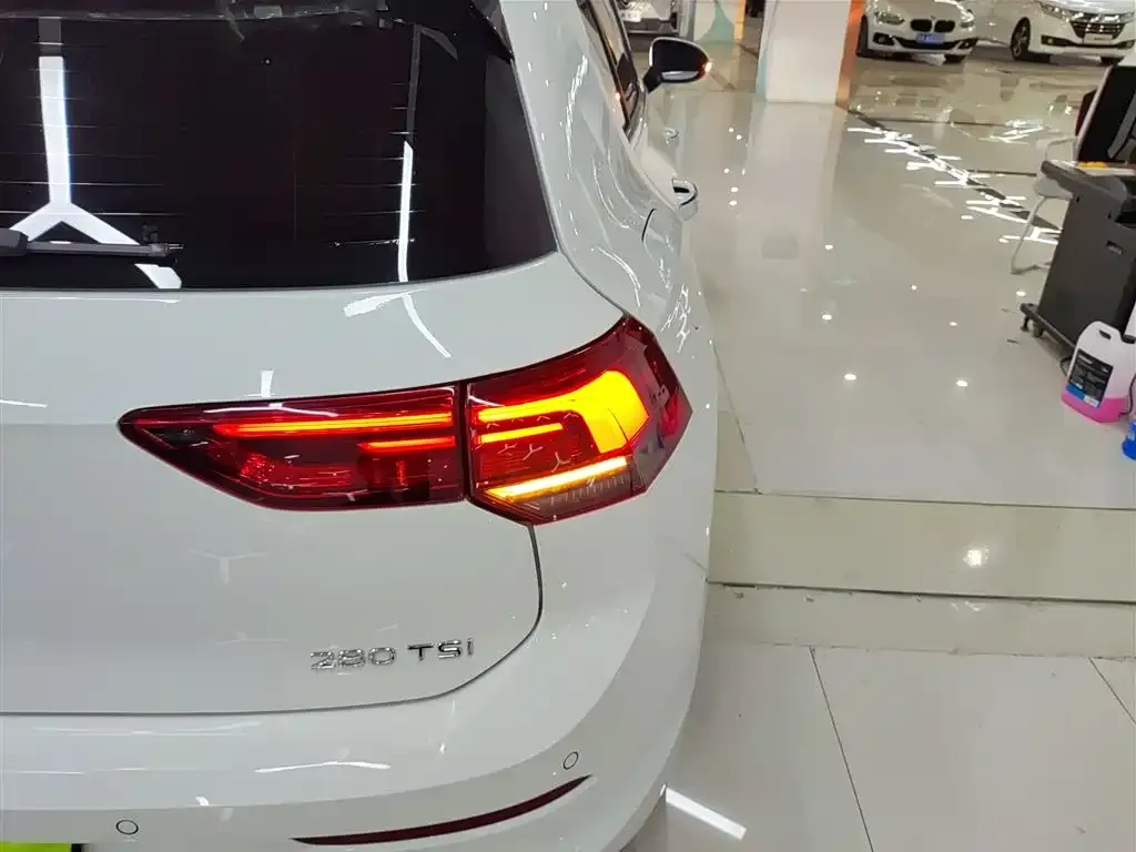 Volkswagen Golf 2025 из CN, фото 2