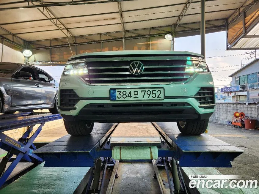 Volkswagen Touareg 2023 из KR, фото 3