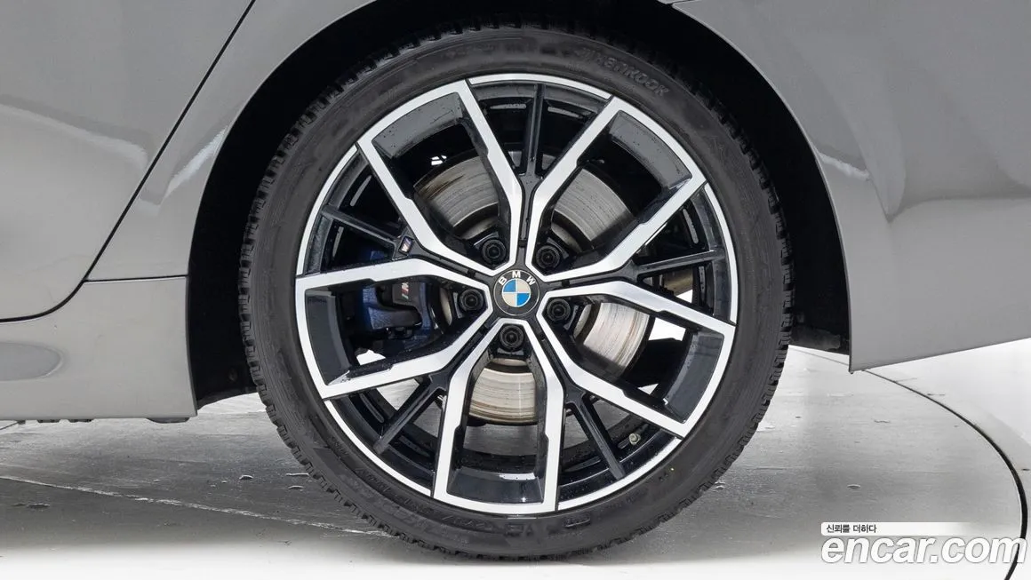 BMW 5-Series 2022 из KR, фото 8