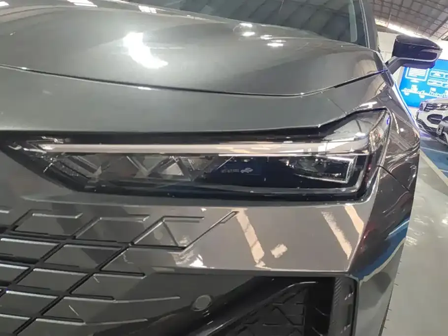 Changan UNI-V 2023 из CN, фото 2