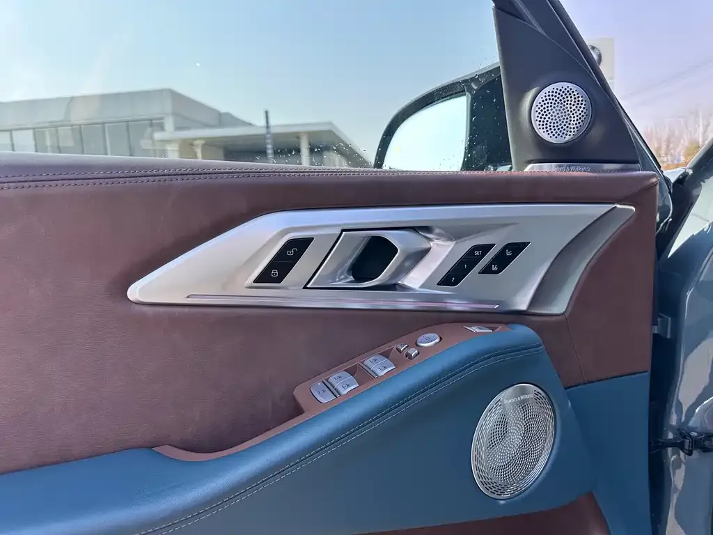 BMW XM 2023 из CN, фото 8