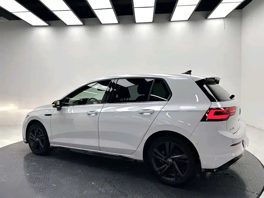 Volkswagen Golf 2022 из CN, фото 4