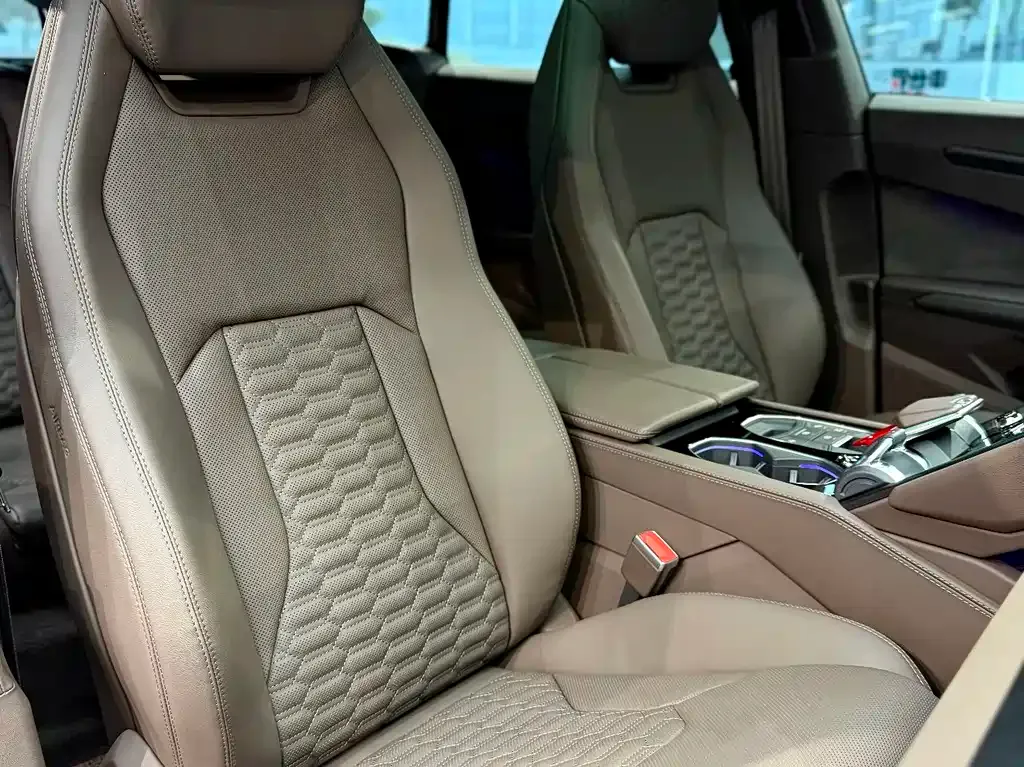 Lamborghini Urus 2024 из CN, фото 8
