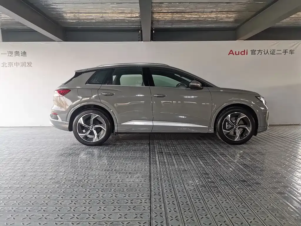 Audi Q4 e-tron — фото 10