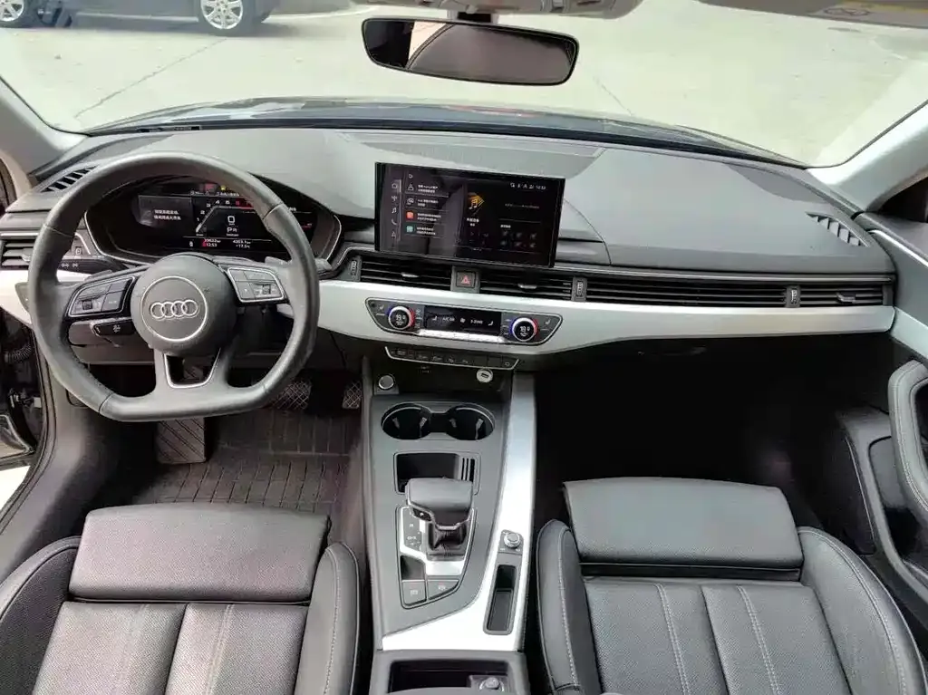Audi A4L 2022 из CN, фото 2