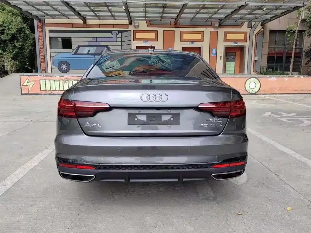 Audi A4L 2022 из CN, фото 8