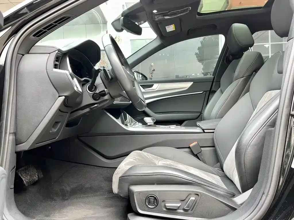 Audi A6L 2023 из CN, фото 8