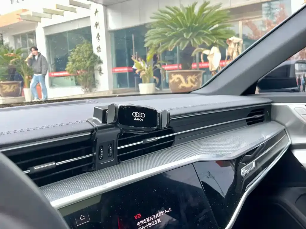 Audi A6L 2023 из CN, фото 6