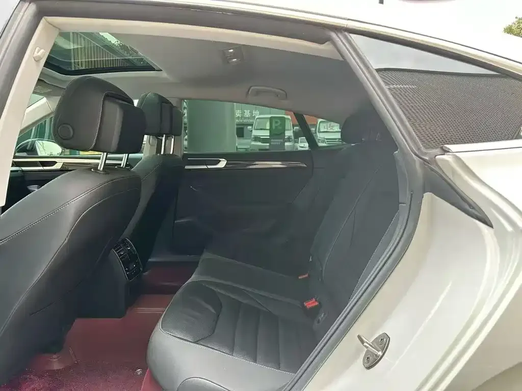 Volkswagen CC 2023 из CN, фото 3