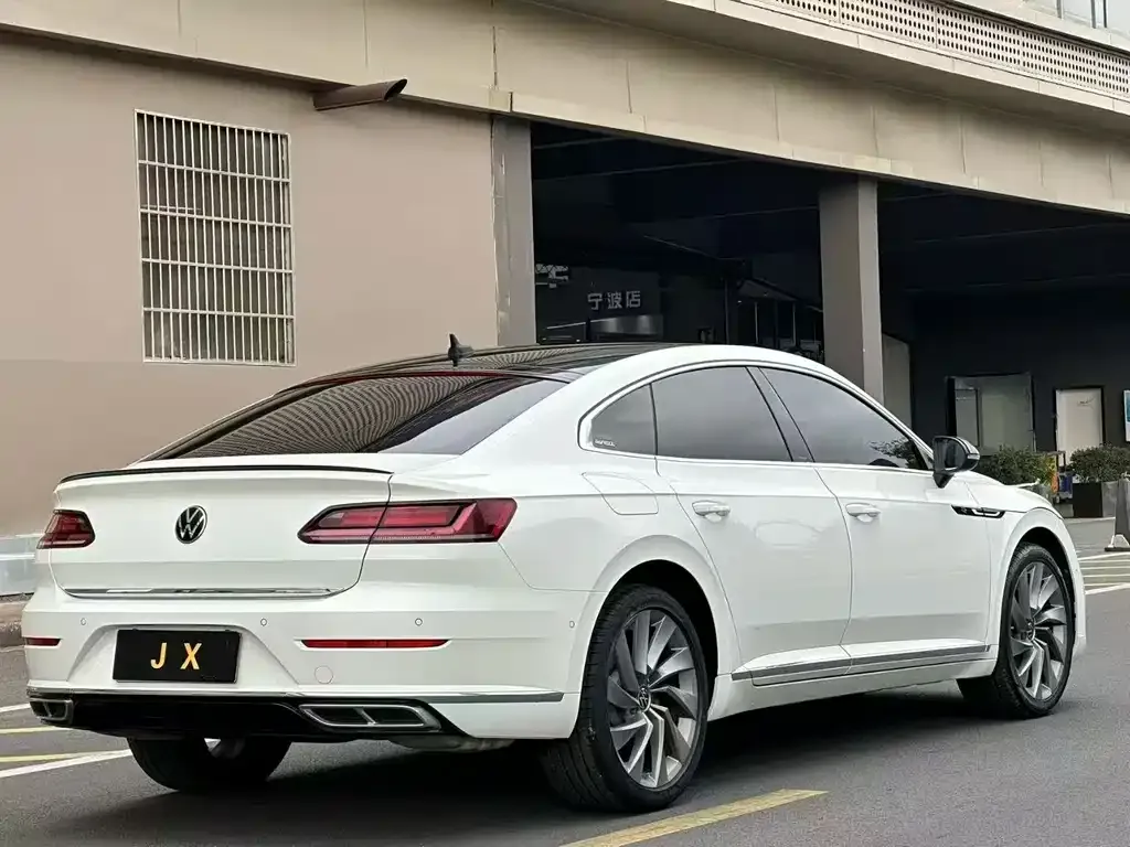 Volkswagen CC 2023 из CN, фото 7