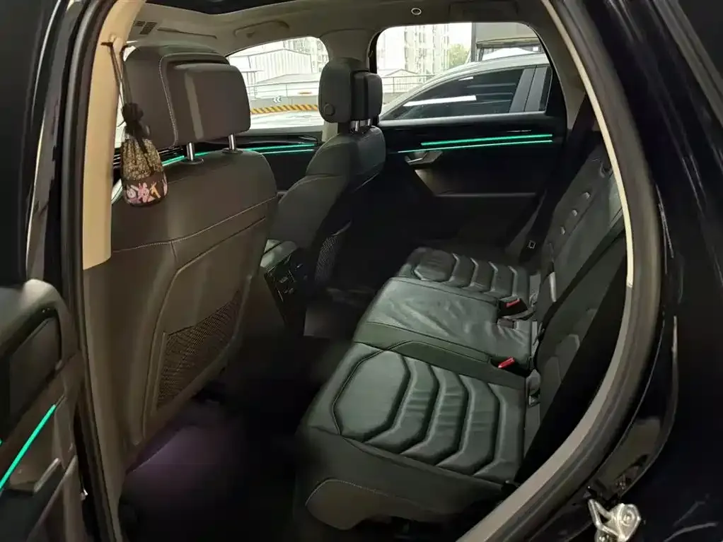 Volkswagen Touareg 2023 из CN, фото 4