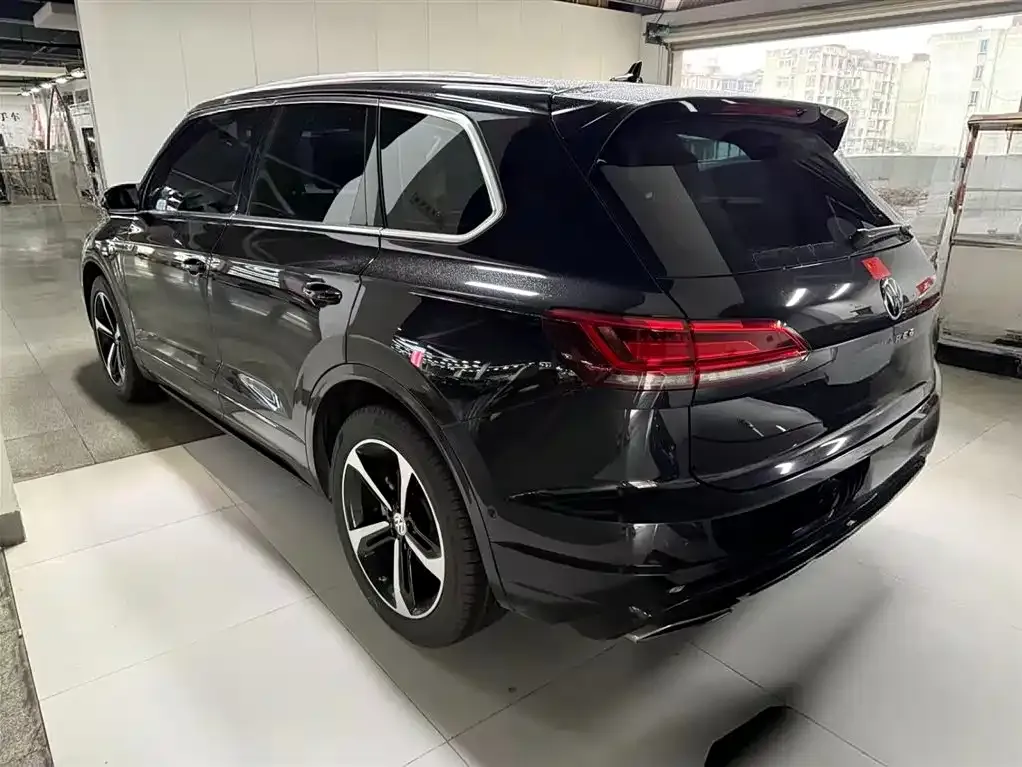 Volkswagen Touareg 2023 из CN, фото 3