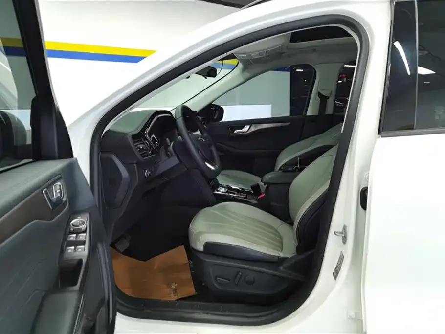 Ford Escape 2023 из CN, фото 6