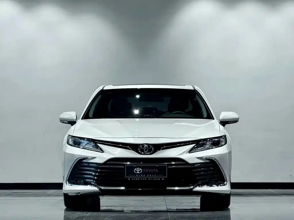 Toyota Camry 2022 из CN, фото 2