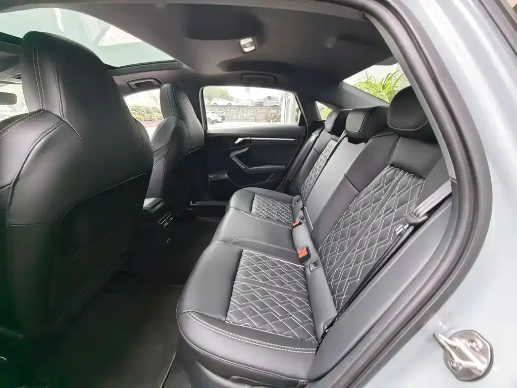 Audi A3 2024 из CN, фото 4