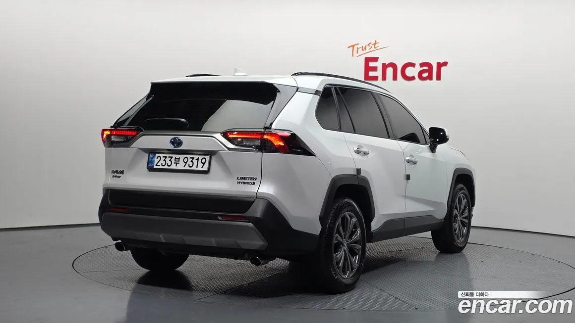Toyota RAV4 — фото 3