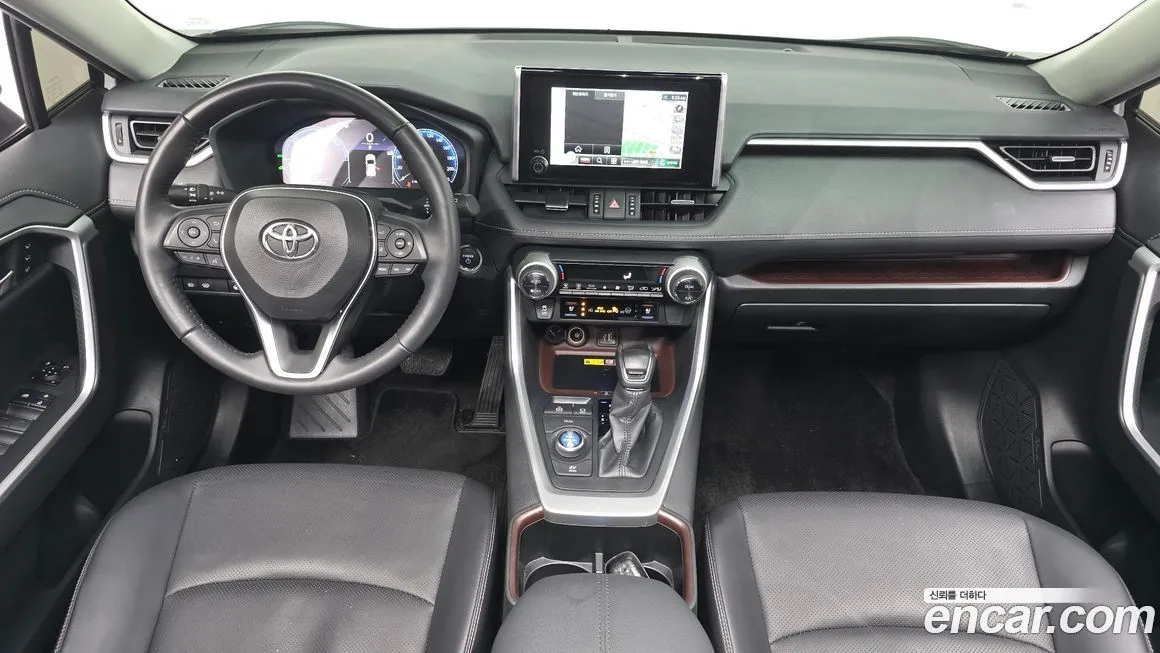 Toyota RAV4 — фото 5