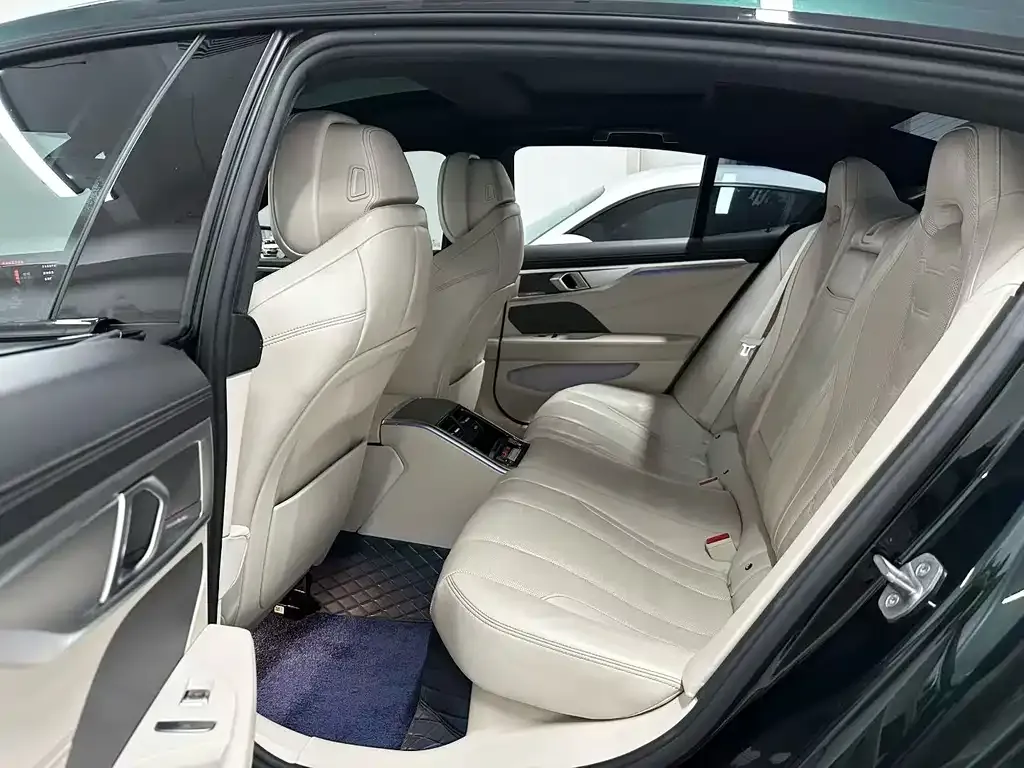BMW 8 Series 2024 из CN, фото 7