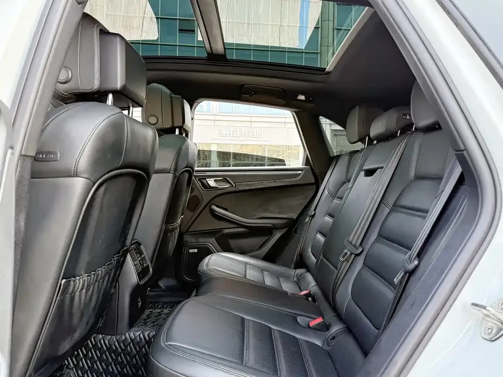Porsche Macan 2022 из CN, фото 6