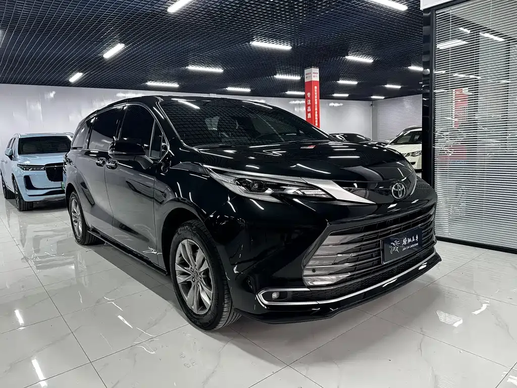 Toyota Sienna 2025 из CN, фото 10