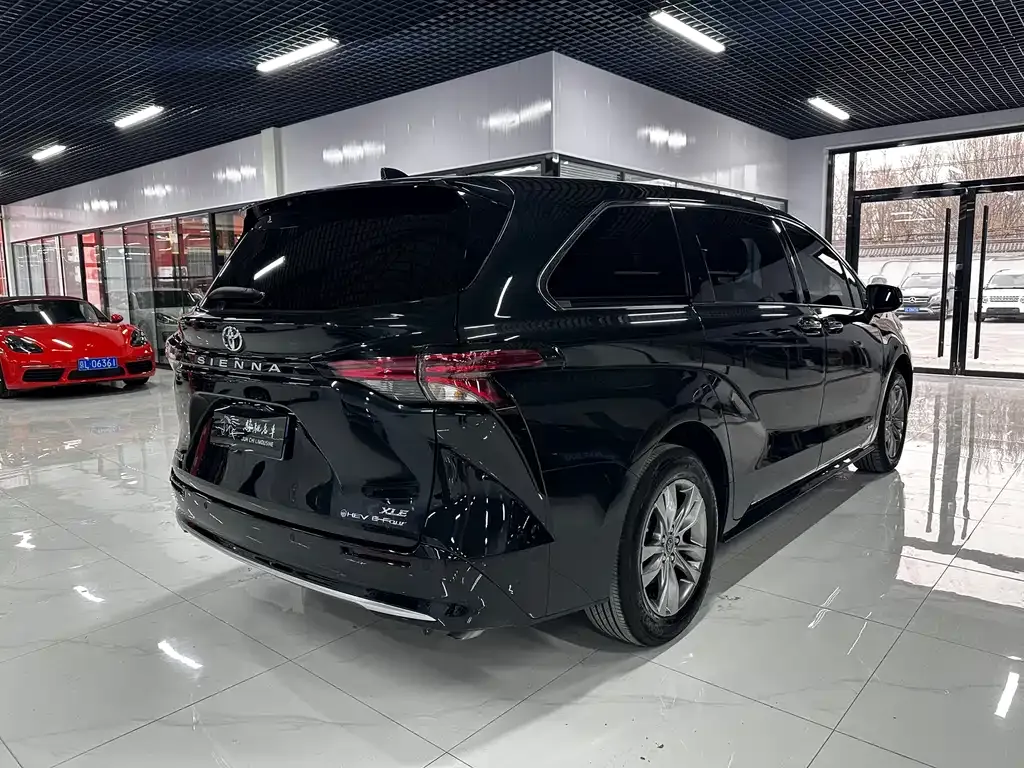 Toyota Sienna 2025 из CN, фото 4