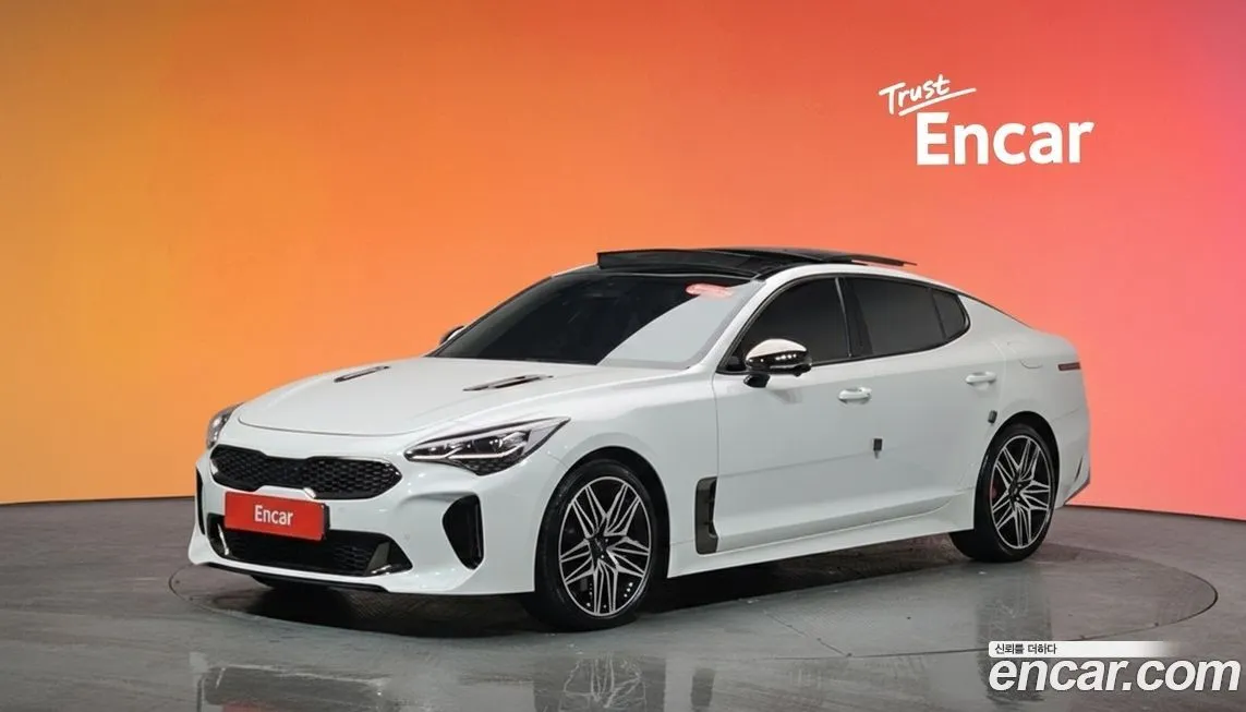 Kia Stinger — фото 1