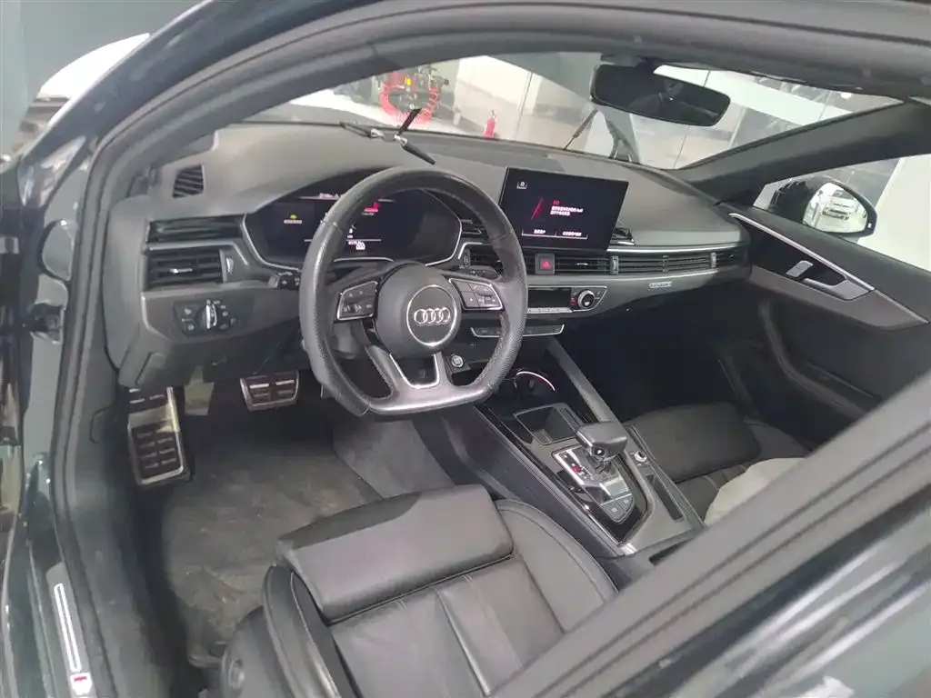Audi A4L 2024 из CN, фото 10