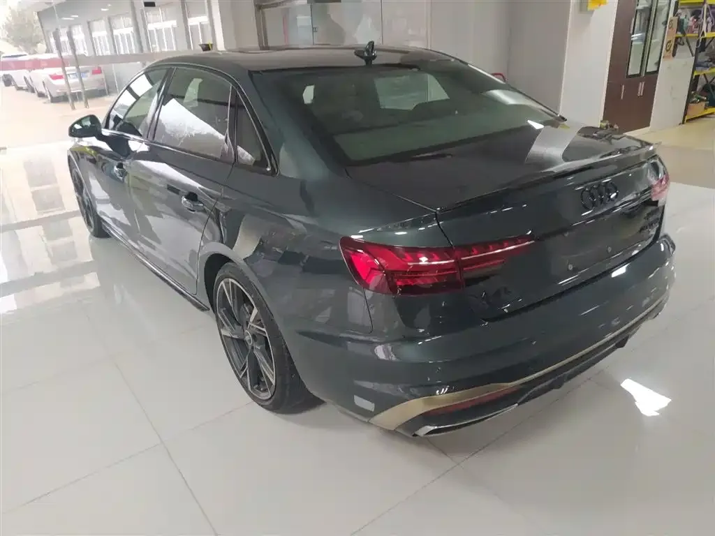 Audi A4L 2024 из CN, фото 5