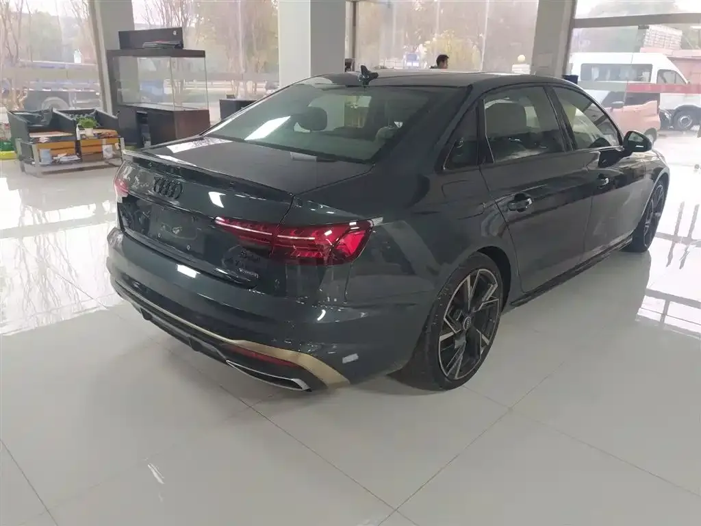 Audi A4L 2024 из CN, фото 6